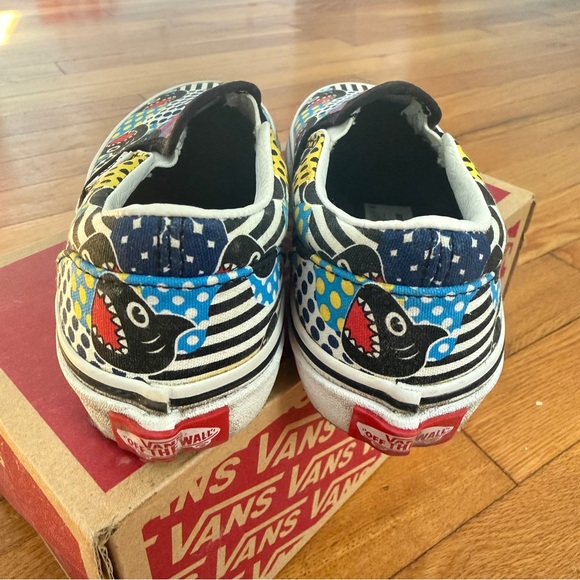 Vans Classic Slip-on Shark Week Kids Vans Size 12 Phin/True Wht - Picture 3 of 7